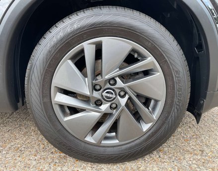 Nissan Qashqai 1.3 Qashqai Acenta Premium DiG-T MHEV 5dr 14