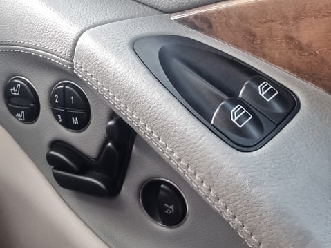 Mercedes-Benz SL Series SL350 49