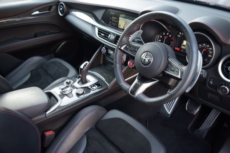 Alfa Romeo Stelvio V6 Biturbo Quadrifoglio 22