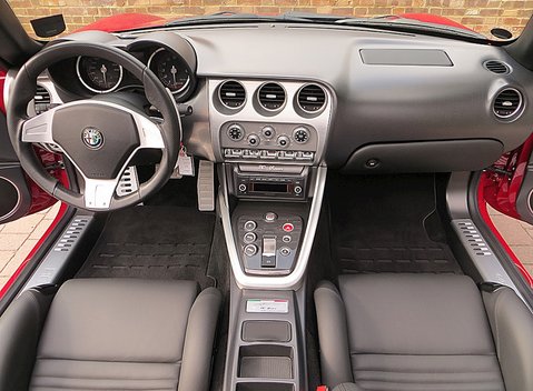 Alfa Romeo 8C Spider 13