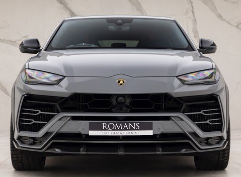 Lamborghini Urus 4