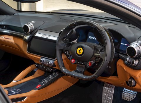 Ferrari GTC4 Lusso T 7