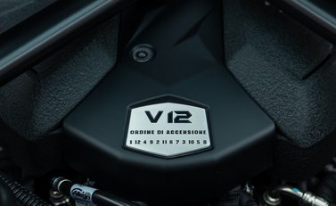 Lamborghini Aventador S LP 740-4 ROADSTER 43