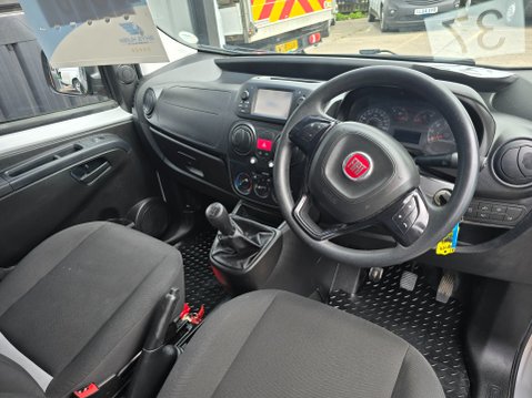 Fiat Fiorino 16V MULTIJET ADVENTURE 9