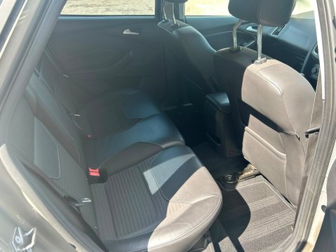 Ford Focus TITANIUM X 28