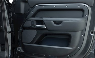 Land Rover Defender 110 V8 20