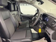 Vauxhall Vivaro 1.5 Vivaro 2900 Sportive S/S 29