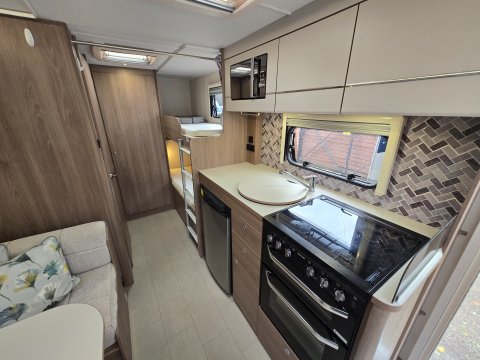 Compass Casita 586  8