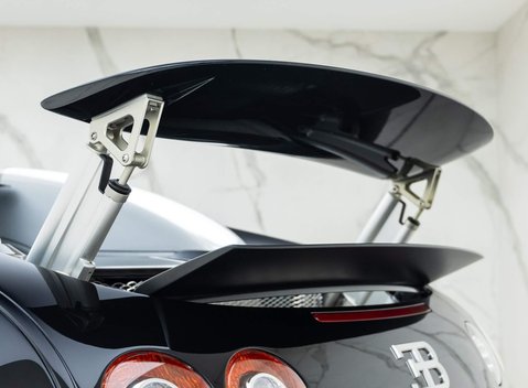 Bugatti Veyron 16.4 32