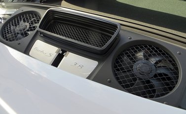 Porsche 911 (991) Turbo S Cabriolet 2