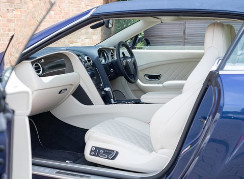 Bentley Continental GT V8 S Mulliner Convertible 17