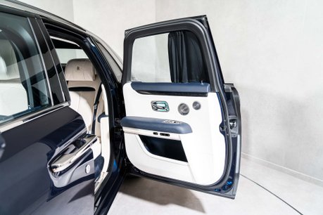 Rolls-Royce Ghost V12. STARLIGHT. H, C & M SEATS. REAR ENTERTAINMENT. HUD. A/CRUISE CONTROL 66