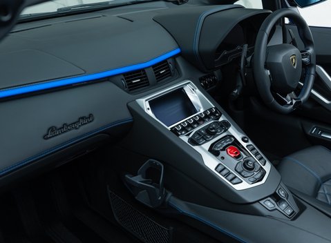 Lamborghini Aventador S LP 740-4 ROADSTER 20