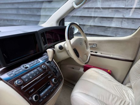 Nissan Elgrand AUTECH 40