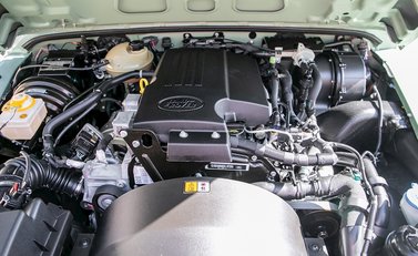 Land Rover Defender 90 Heritage Hard Top 25