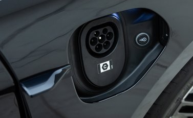 Porsche Taycan 4S 29