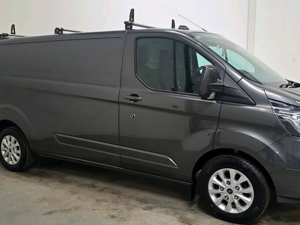 Ford Transit Custom 300 L2 DIESEL FWD 2.0 Eco Blue 170ps Low Roof Limited Van 3