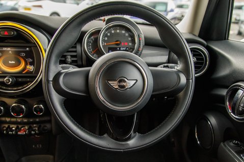 Mini Hatch COOPER 14