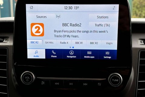 Ford Transit 350 L2 H2 Trend 130 ps Panel Van - Sat Nav 24