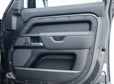 Land Rover Defender 110 V8 22