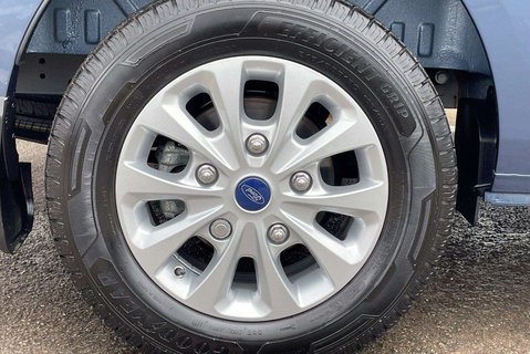 Ford Transit Custom 300 L2 170 ps Limited Panel Van - Power Invertor 29