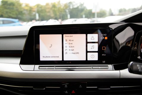 Volkswagen Golf LIFE TSI 24