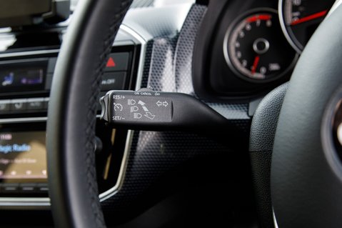 Volkswagen Up BASE 16