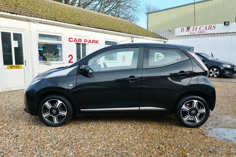 Toyota Aygo 1.0 VVT-I X-CLUSIV LOW INSURANCE! LOOK! JUST £20 TAX! 16