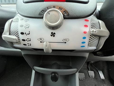 Toyota Aygo 1.0 VVT-i Go Euro 5 3dr 30