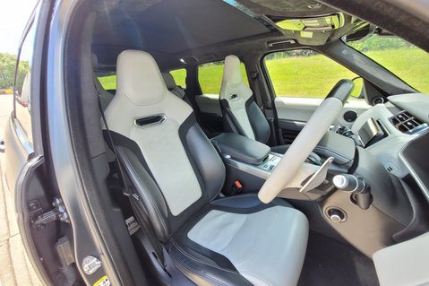 Land Rover Range Rover Sport SVR 25