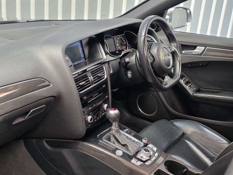 Audi RS4 4.2 FSI V8 Estate 5dr Petrol S Tronic quattro Euro 5 (450 ps) 23