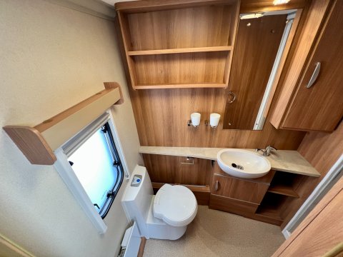Swift Challenger 570 25
