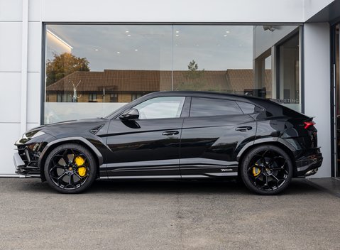 Lamborghini Urus PERFORMANTE 3