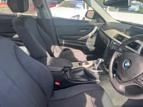 BMW 3 Series 2.0 320d ED EfficientDynamics Auto Euro 5 (s/s) 4dr 23