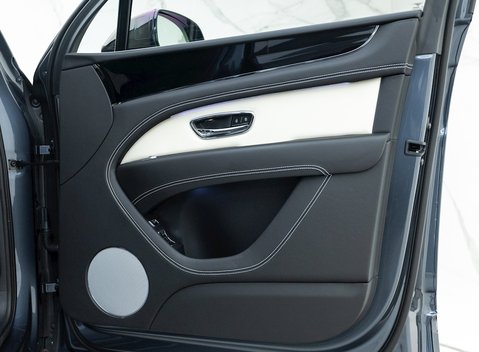 Bentley Bentayga V8 S 27