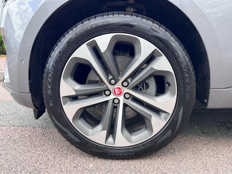 Jaguar F-Pace 2.0 D200 MHEV R-Dynamic HSE Auto AWD Euro 6 (s/s) 5dr 52