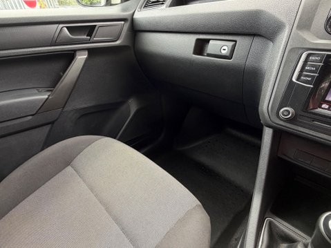 Volkswagen Caddy C20 TDI TRENDLINE 24