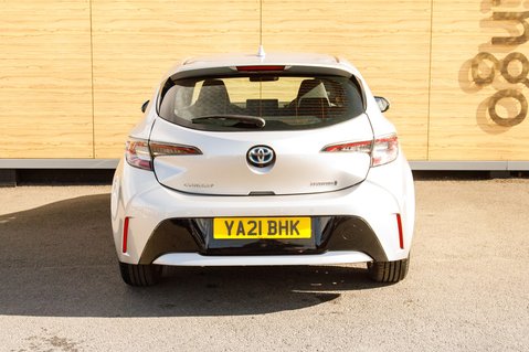 Toyota Corolla ICON TECH 6