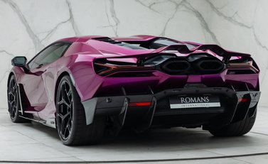 Lamborghini Revuelto 10