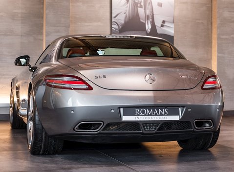 Mercedes-Benz SLS AMG 3