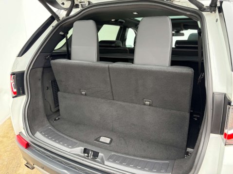 Land Rover Discovery Sport 2.0 Discovery Sport Black HSE TD4 Auto 4WD 5dr 34