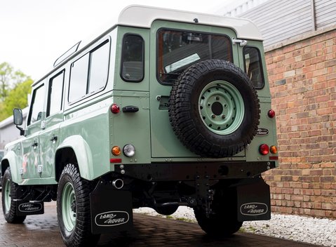 Land Rover Defender 110 Heritage Station Wagon 24