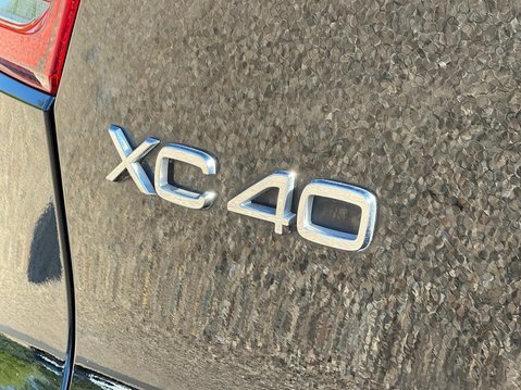Volvo XC40 B4 R-DESIGN PRO MHEV 26