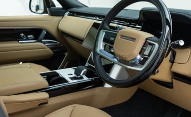 Land Rover Range Rover P400 Autobiography LWB 10