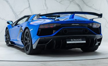Lamborghini Aventador LP 770-4 SVJ ROADSTER 10