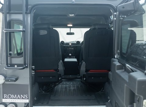 Land Rover Defender 90 ADVENTURE 38