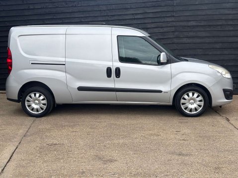 Vauxhall Combo 1.2 Combo 2300 Sport CDTi ecoFLEX S/S 32