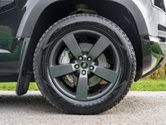 Land Rover Defender D300 X-Dynamic HSE Hard Top 5