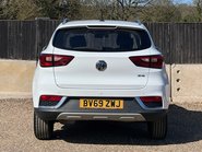 MG ZS EXCLUSIVE 8