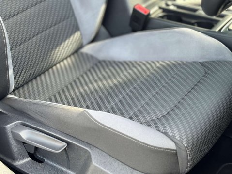 Volkswagen Golf 1.5 Golf R-Line TSi Evo 5dr 17